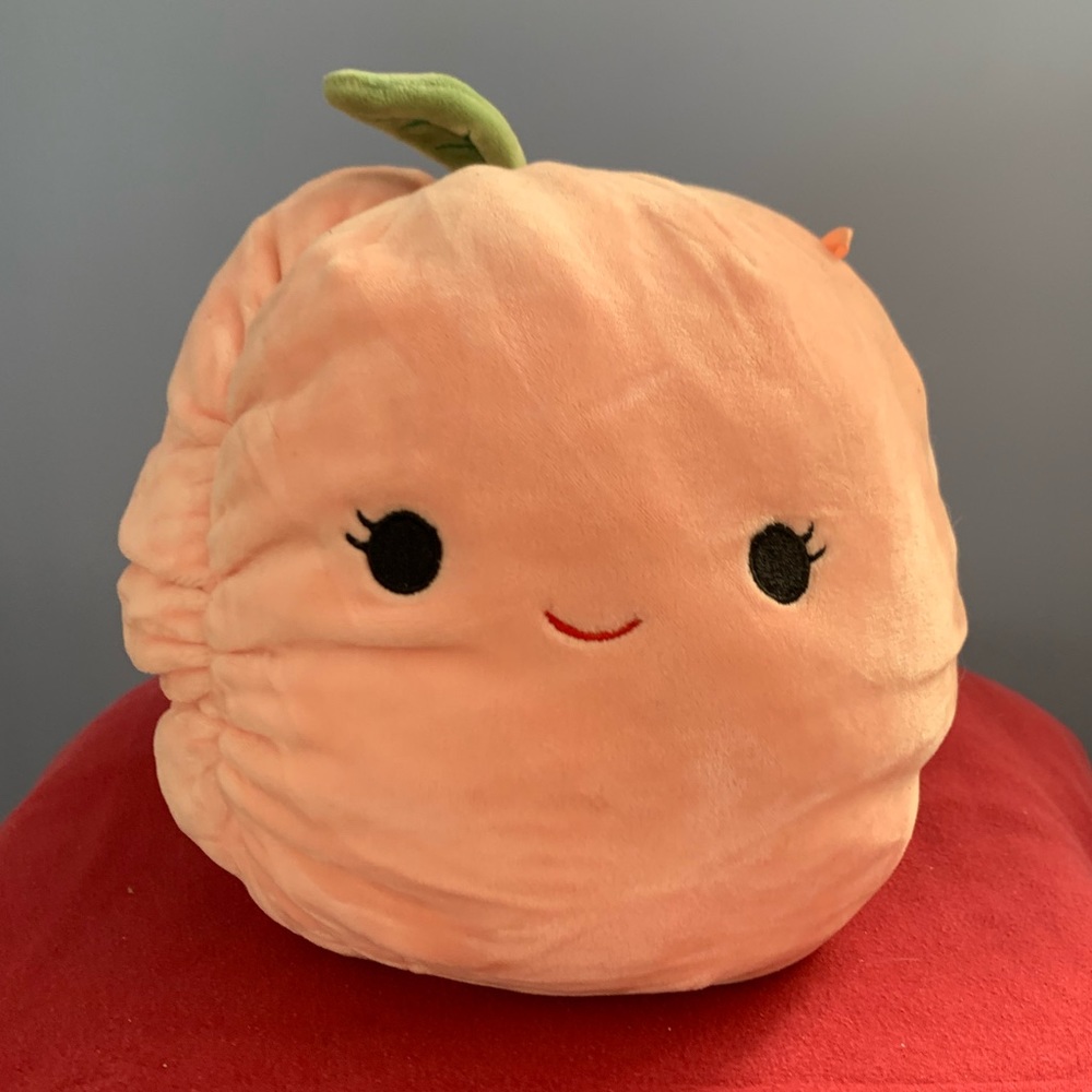 Squishmallow Phyllis the Peach
